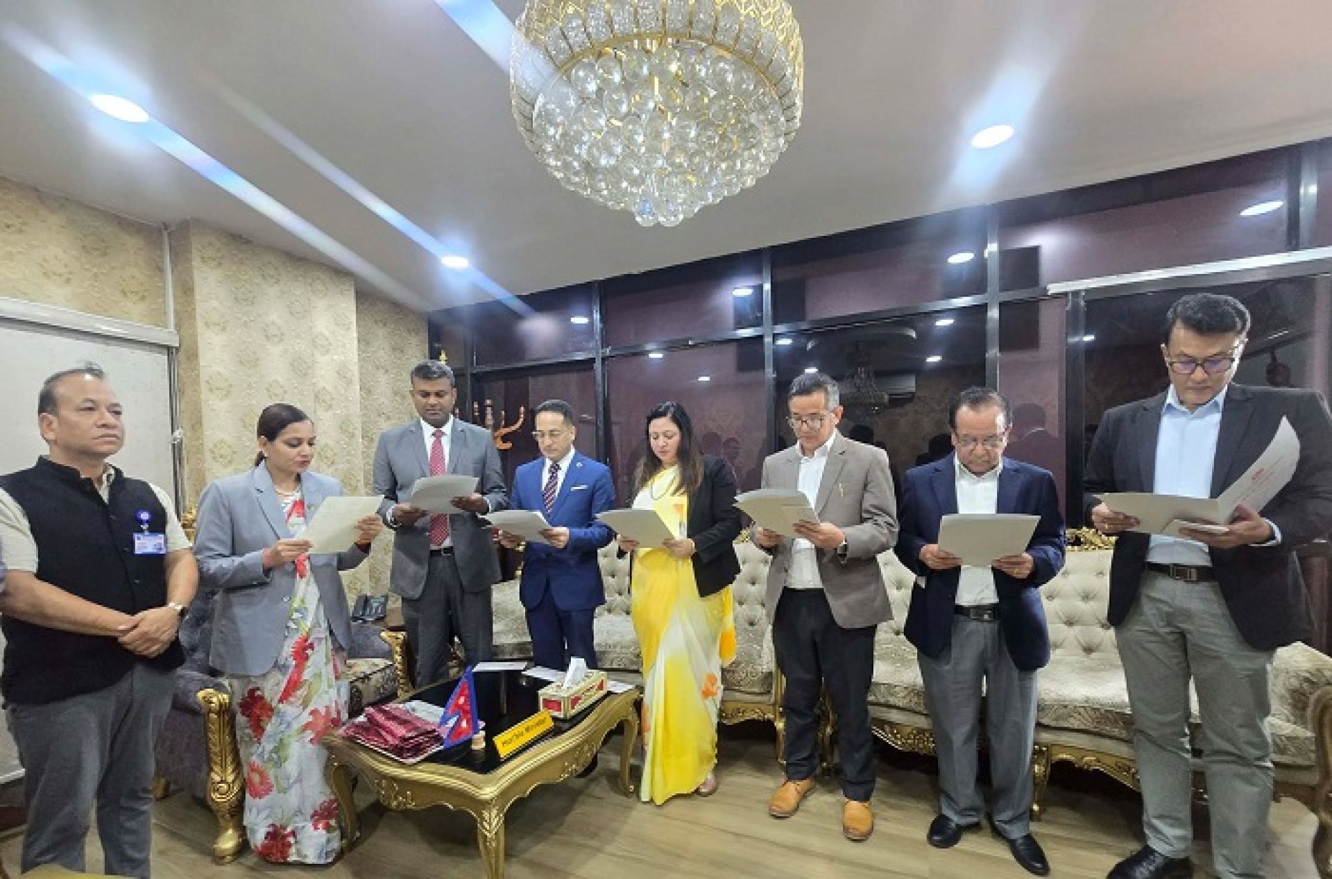 ६ स्वास्थ्य विज्ञान प्रतिष्ठानका नवनियुक्त उपकुलपतिद्वारा पद तथा गोपनीयताको शपथ ग्रहण